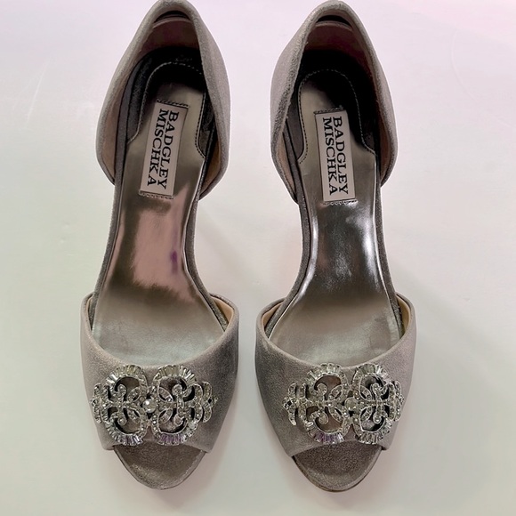 Badgley Mischka peep toe Pumps with jeweled buckle - Picture 1 of 9